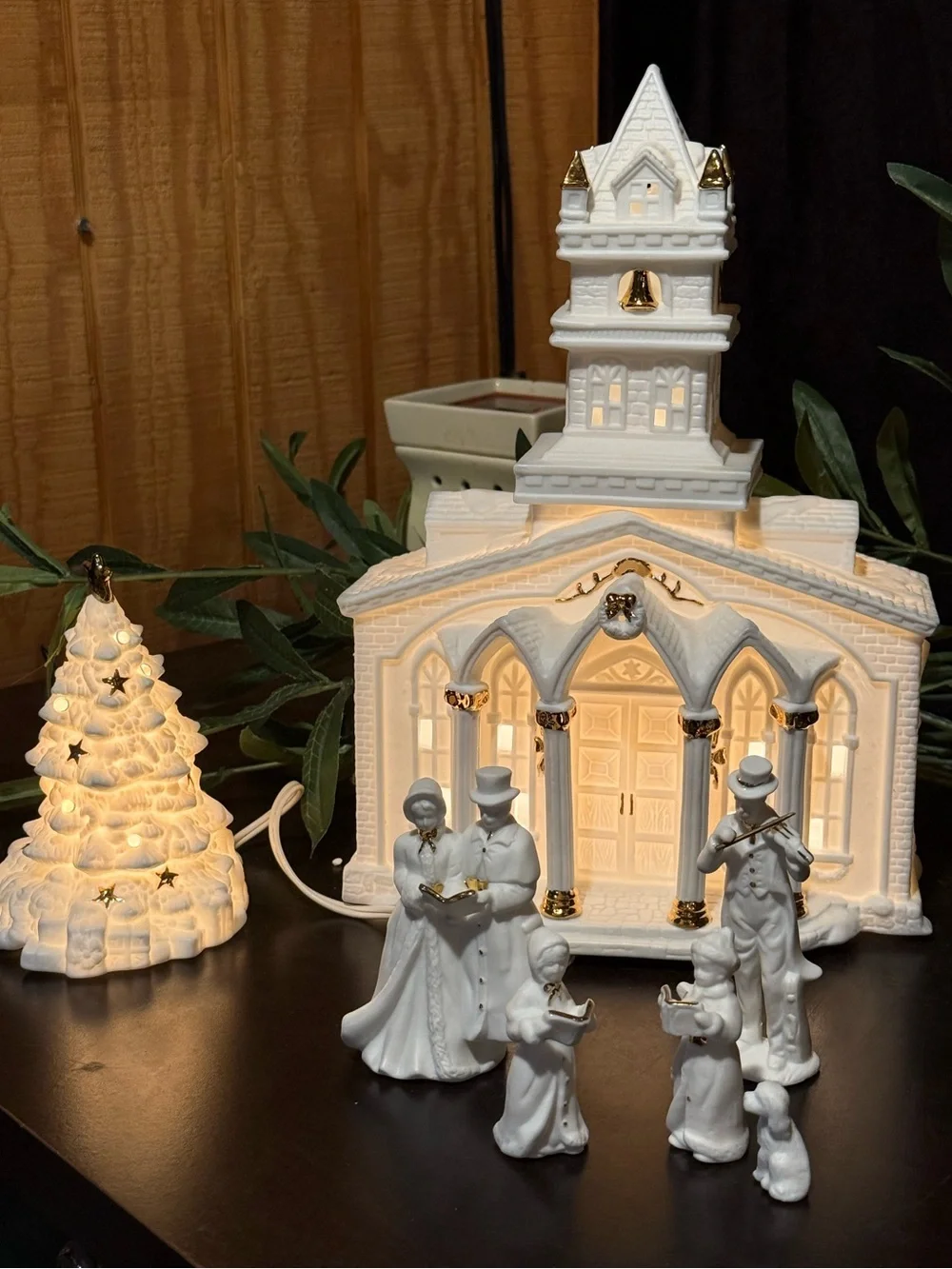 1997 Galleria Grandeur Noel White Lighted Church Set 8 Pc Bisque